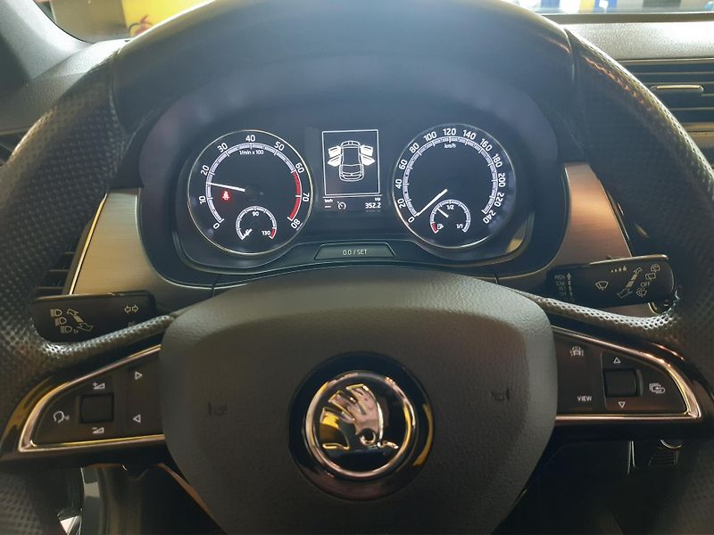 Škoda Fabia 1.0 i LED KAMERA zadáno !!! - fotka 14 z 26