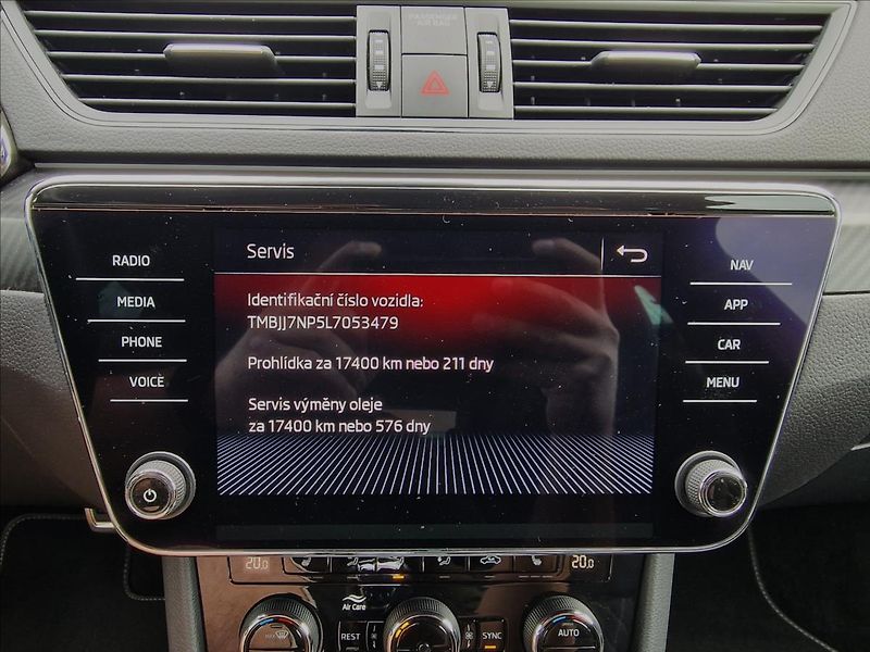Škoda Superb 2.0TDI 140kW DSG SportLine ,ČR - fotka 31 z 50
