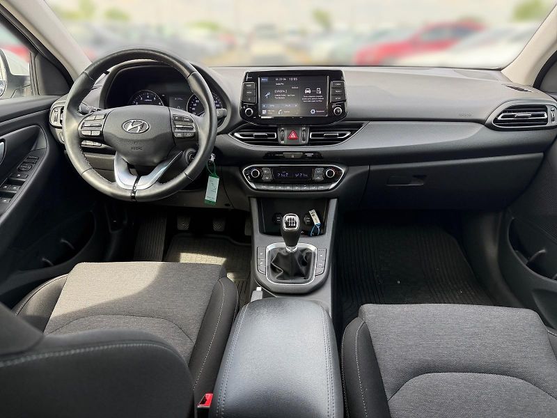 Hyundai i30 (2024) SMART 1.0T-GDI 88kW CZ DPH - fotka 9 z 11