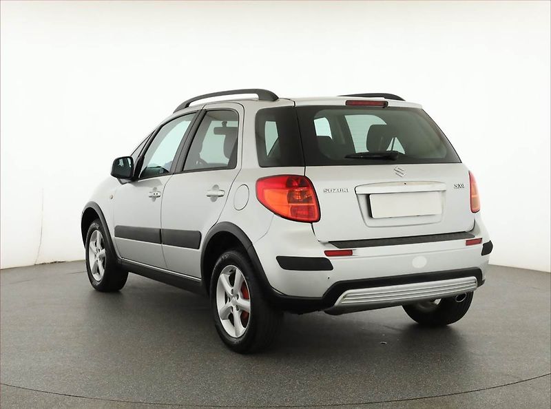 Suzuki SX4 (2007) 1.6 VVT, 4X4, Vyhř. sedaček - fotka 4 z 13