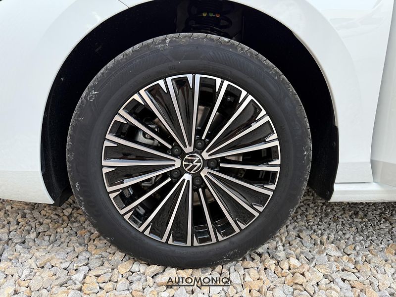 Volkswagen Passat Variant (2024) Elegance Matrix, Masáž, ErgoA. - fotka 12 z 23