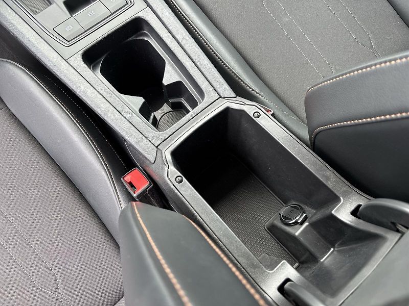 Cupra Formentor (2024) 1.5 TSI DSG - fotka 21 z 28