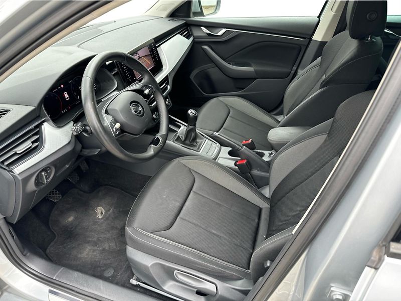 Škoda Scala 1,0TSi 81kW AMBITION PLUS - fotka 11 z 21