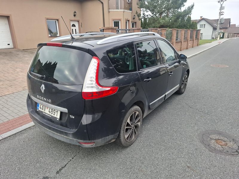 Renault Grand Scénic (2015) 1.2 TCI,9+7kW,navi,led,CZ - fotka 4 z 13
