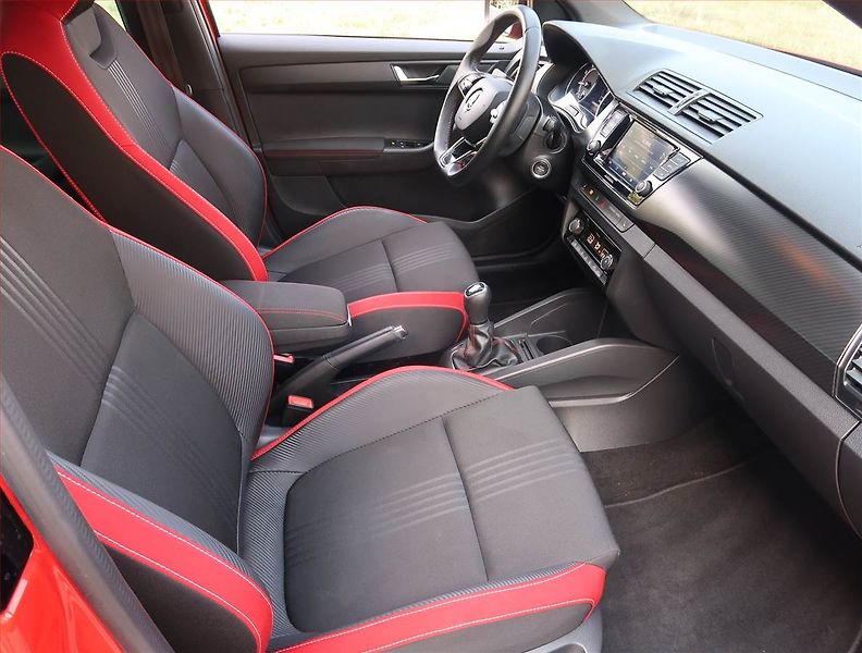 Škoda Fabia (2021) Monte Carlo 1.0 TSI - fotka 9 z 21