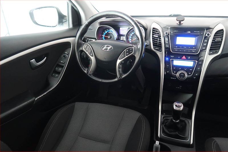 Hyundai i30 (2015) Weekend 1.6 CRDi, ČR,1.maj - fotka 7 z 16
