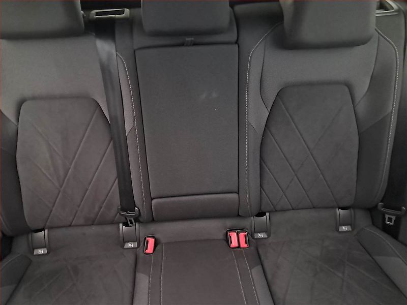 Volkswagen Golf (2022) 1.5 TSI - fotka 10 z 21