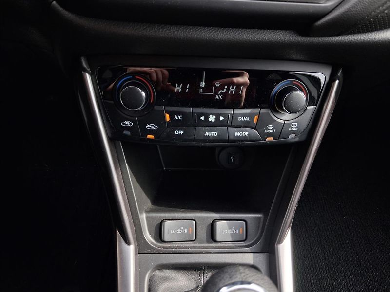 Suzuki SX4 1,4 MHEV Premium - fotka 9 z 19