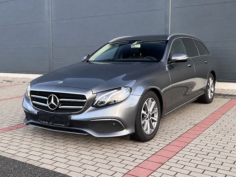 Mercedes-Benz Třídy E 220d Business-P.KAMERA-TAŽNÉ.Z - fotka 1 z 49