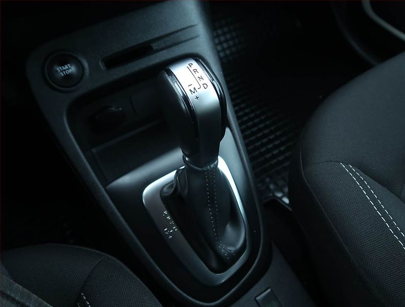 Renault Captur (2018) 1.2 TCe, Automat, Serv.kniha - fotka 13 z 22