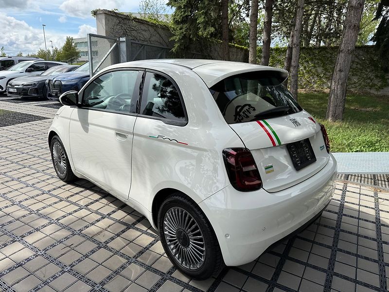 Fiat 500 --REZERVACE-- - fotka 4 z 34