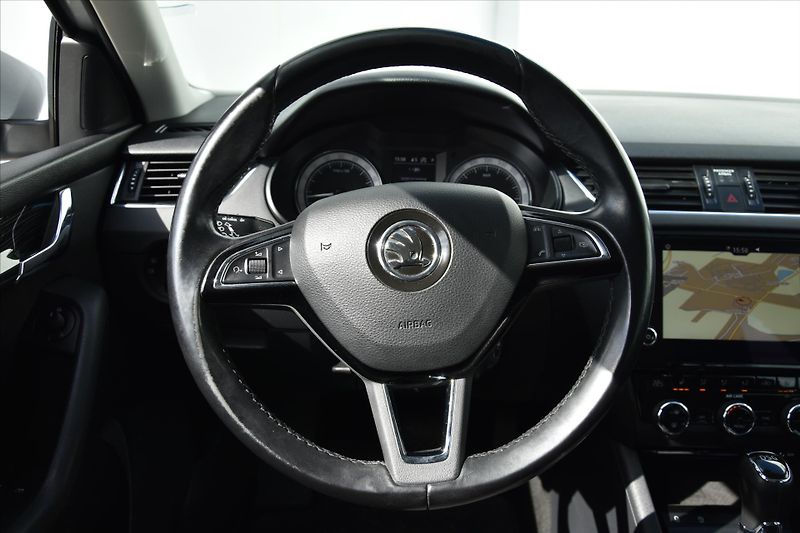 Škoda Octavia 1.6 TDI 85kW DSG LED NAVI ČR - fotka 14 z 24