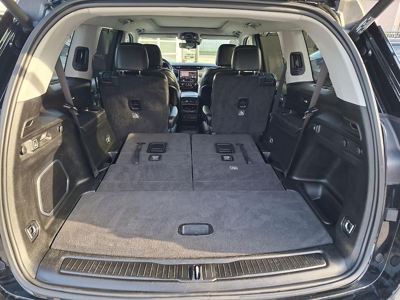 Jeep Grand Cherokee (2022) 3,6L V6 4X4 LONG LIMITED 6míst - fotka 19 z 38