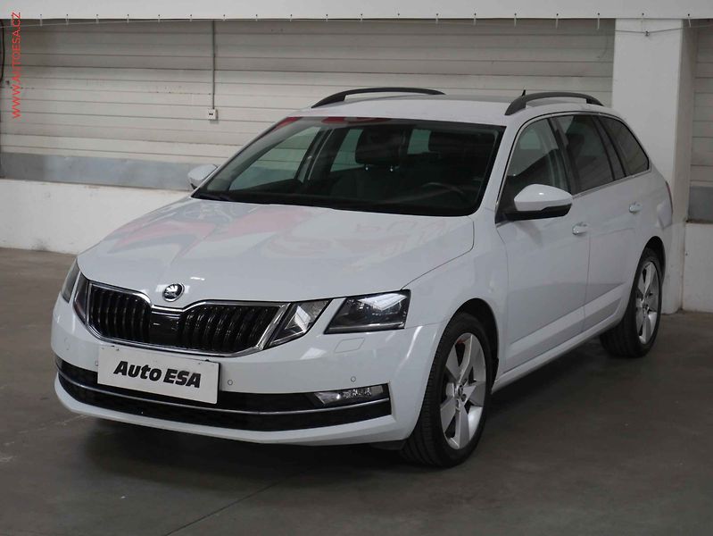 Škoda Octavia (2019) 1.5 TSi, ČR, Style, DSG, LED - fotka 3 z 25