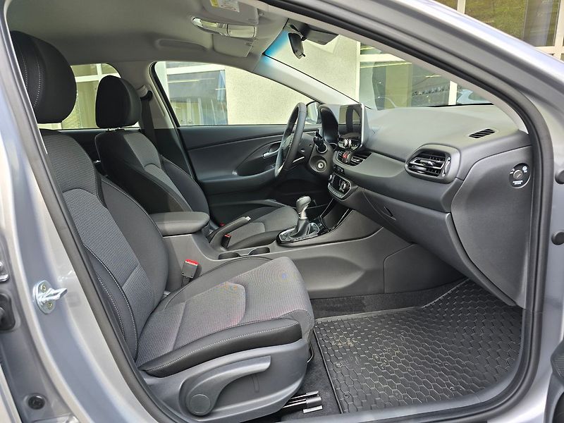 Hyundai i30 (2026) 1.0 T-GDi Go Czech - fotka 21 z 25