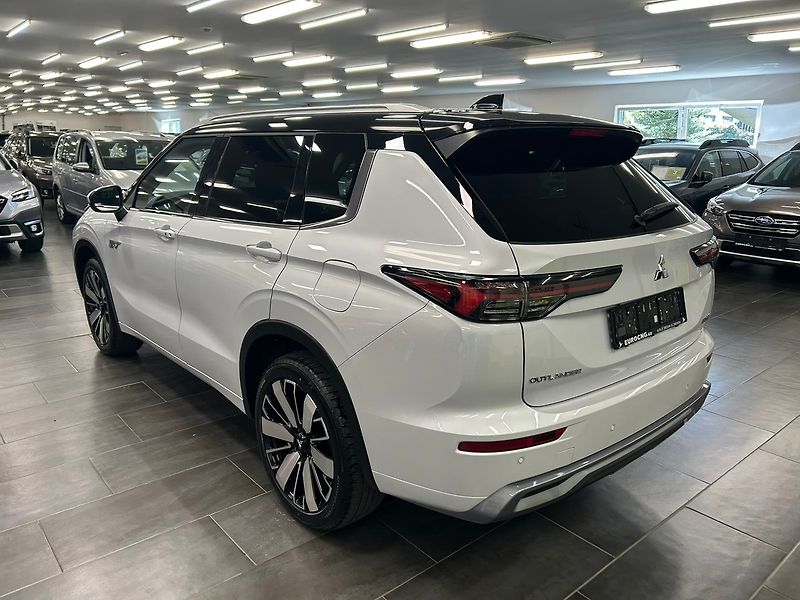 Mitsubishi Outlander (2025) 2.4 PHEV Instyle | 8 let | Nov - fotka 5 z 67
