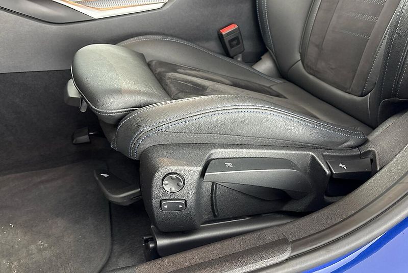 BMW Řada 3 řady 3 | 320d xDrive - fotka 14 z 21