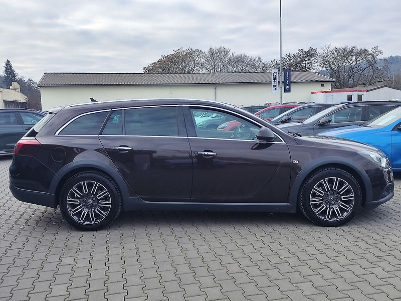 Opel Insignia 2.0 CDTI/125kW Sports AT  4x4 - fotka 4 z 33