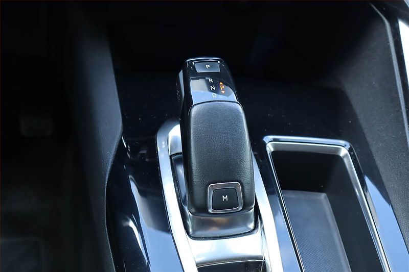Peugeot 5008 (2018) 1.6 BlueHDi, Automat, 7 míst - fotka 13 z 27