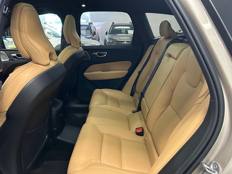 Volvo XC60 (2023) T8 AWD Ultimate+ DARK záruka - fotka 15 z 31