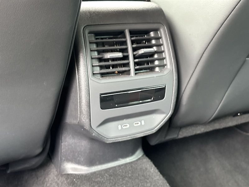 Cupra Formentor (2023) 1.4 TSI e-HYBRID DSG - fotka 26 z 30