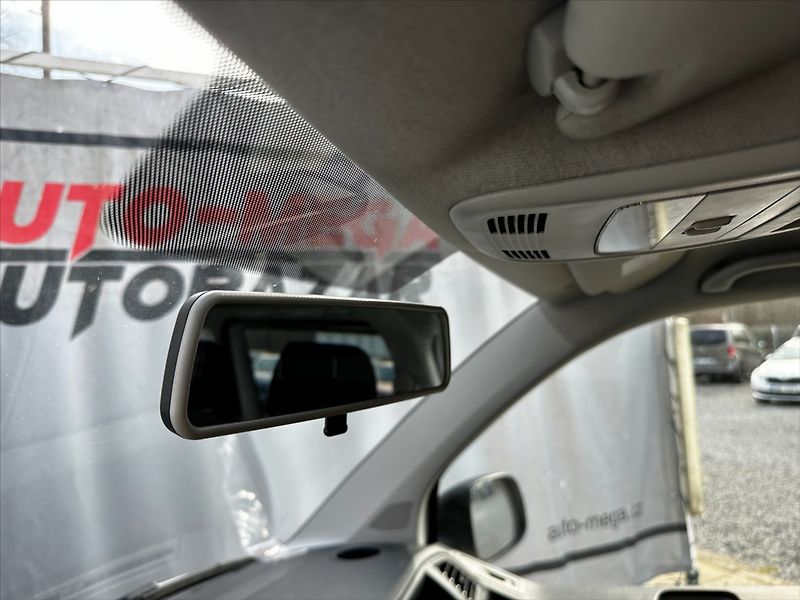 Volkswagen Transporter 2,0 TDI 75kW-LONG-9 MÍST-CZ - fotka 27 z 33