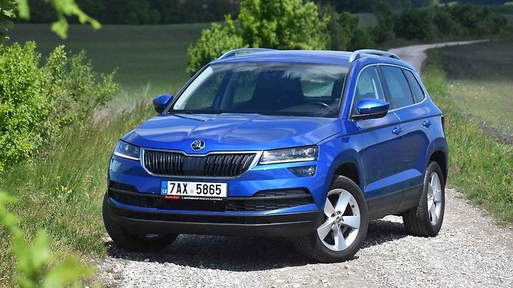 Škoda Karoq je úspěšná jako nový vůz i jako ojetina.