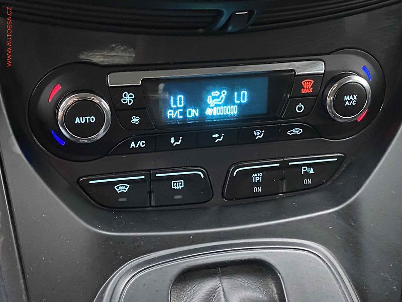 Ford Kuga (2013) 2.0TDCi 4x4, AT, navi, xenon - fotka 16 z 19