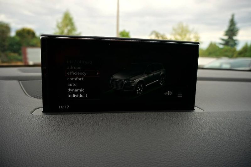 Audi Q7 (2016) S-LINE 3,0 TDI 200 kW - fotka 44 z 55