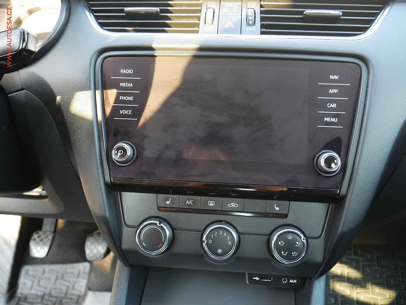Škoda Octavia (2017) 1.6 TDi, ČR, AC, TZ - fotka 11 z 20