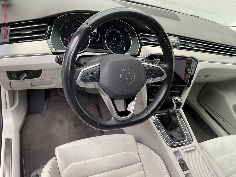 Volkswagen Passat (2020) 2.0 TDi, Elegance, LED, navi - fotka 13 z 18