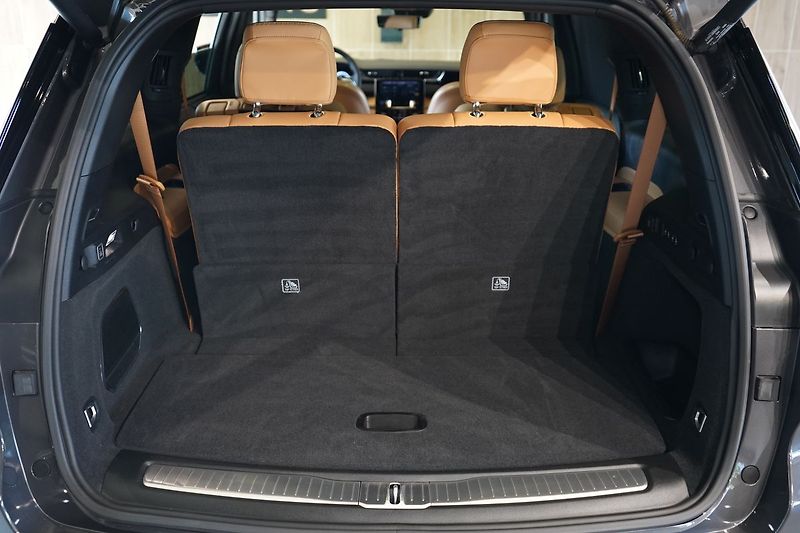 Jeep Grand Cherokee Summit Reserve L - fotka 26 z 71
