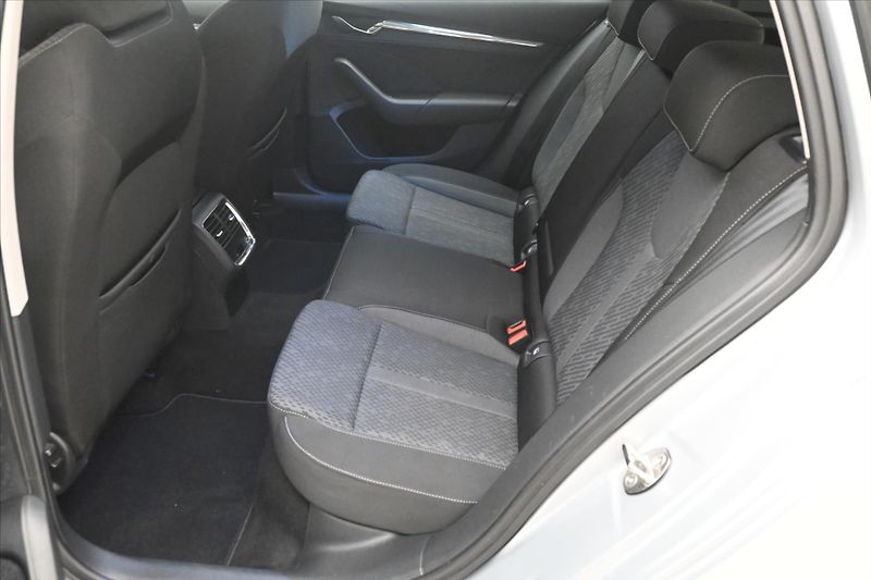 Škoda Octavia 2,0 TDI 110kW DSG Style Záruka - fotka 14 z 32