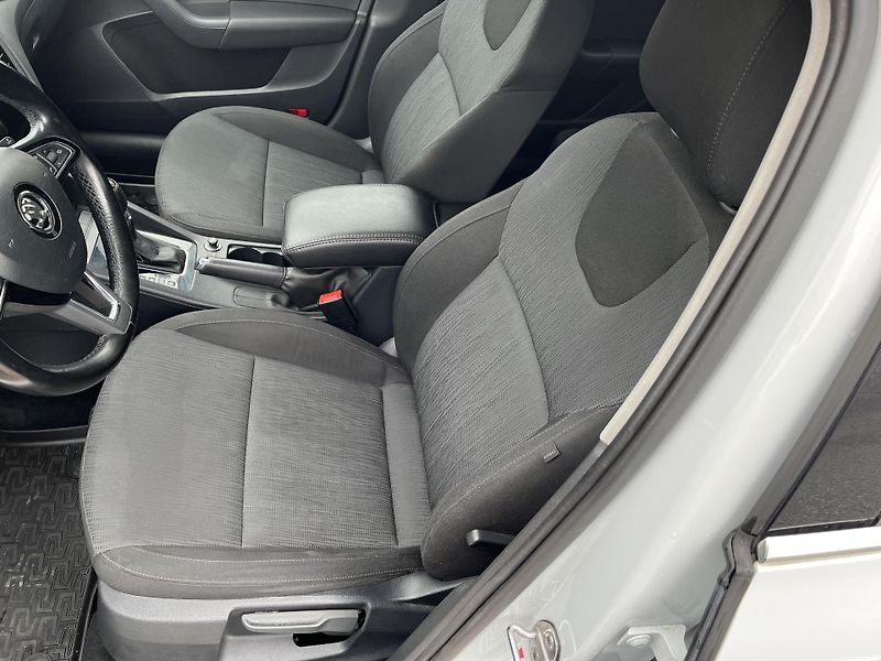 Škoda Octavia 1.6 TDi DSG Style 85 kW - fotka 9 z 34