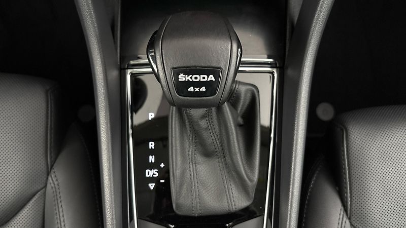 Škoda Kodiaq 2.0 TDI DSG 4x4 L&K - fotka 28 z 32