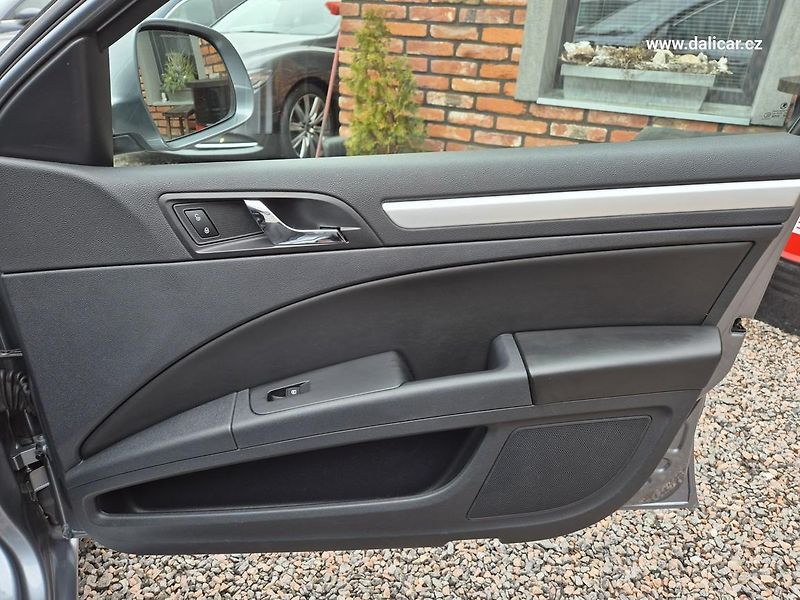 Škoda Superb (2012) 2.0TDi 125KW ELEGANCE XENON - fotka 37 z 50