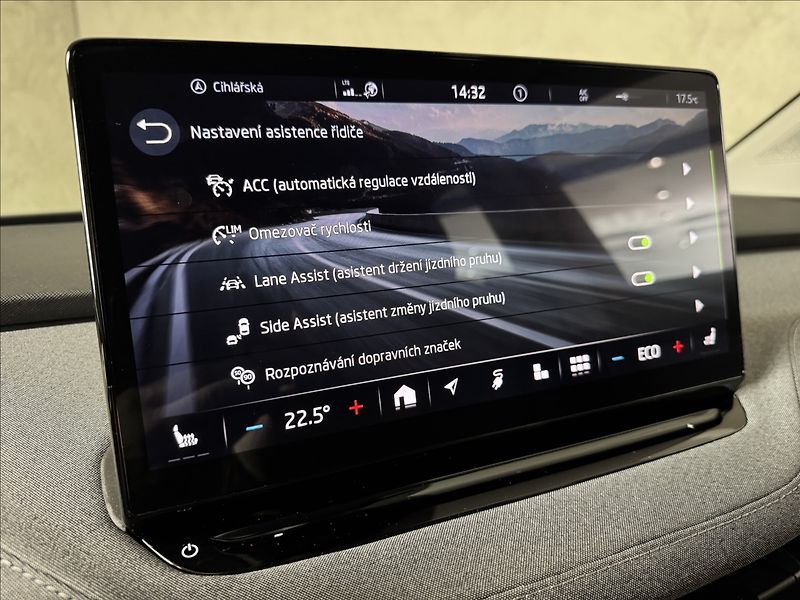 Škoda Enyaq 80 LED Matrix Assist Kamera - fotka 27 z 47