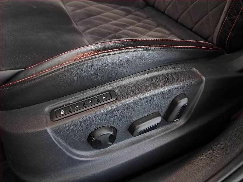 Škoda Octavia (2018) RS 2.0 TSI, Kůže, Navi - fotka 19 z 19