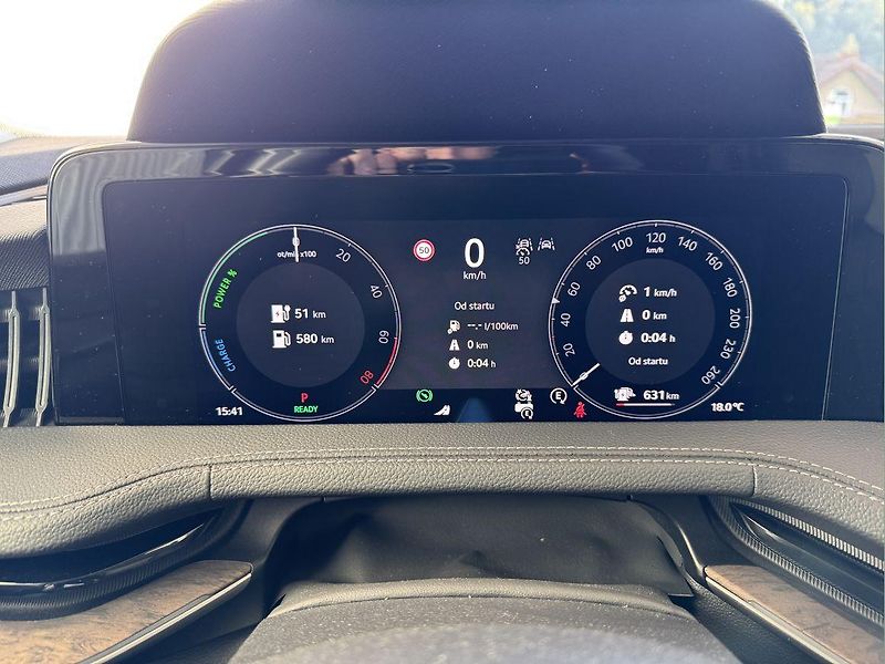 Škoda Superb (2024) Combi L&K iV 1,5 TSI DSG  - fotka 15 z 15