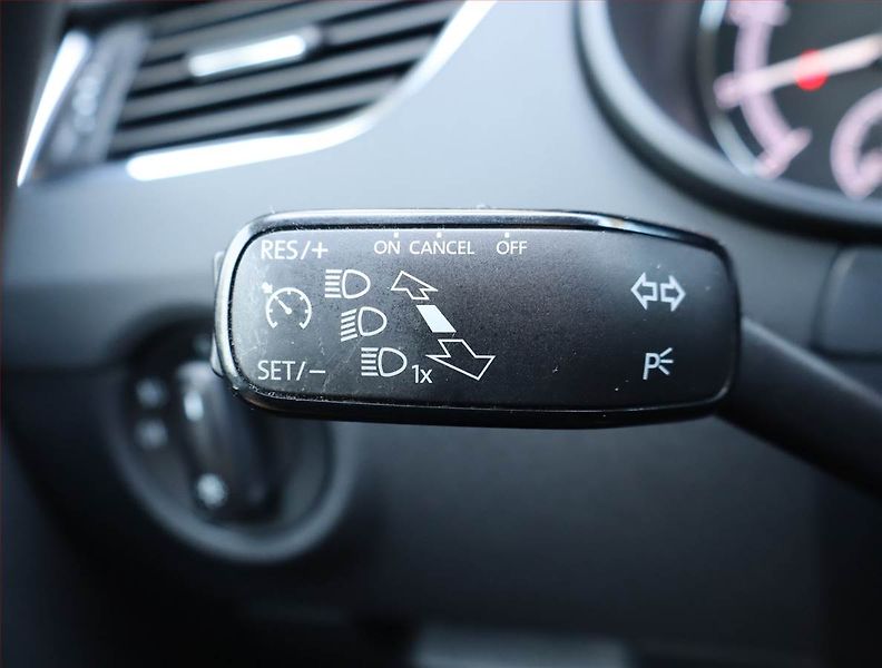 Škoda Octavia (2018) 1.0 TSI, Tempomat - fotka 18 z 21