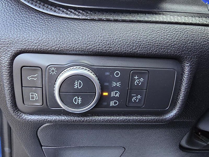 Ford Explorer V6 336kW PHEV AWD ST-Line - fotka 32 z 45