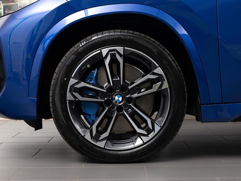 BMW X1 xDrive23i - fotka 4 z 6