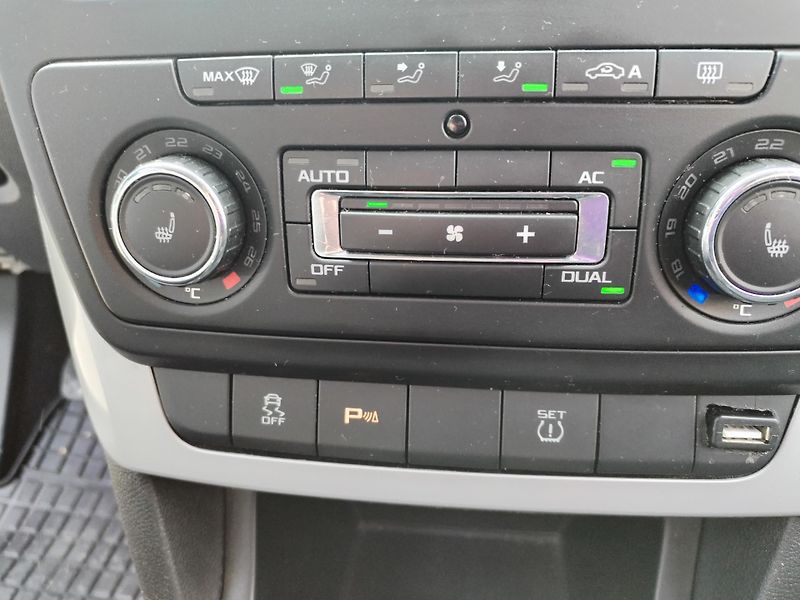 Škoda Yeti (2012)   1.4 TSI Ambition PĚKNÝ - fotka 23 z 31