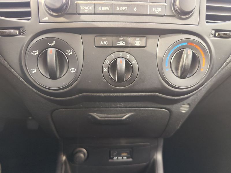 Hyundai i20 1.2i/57kW Comfort A/C - fotka 16 z 22