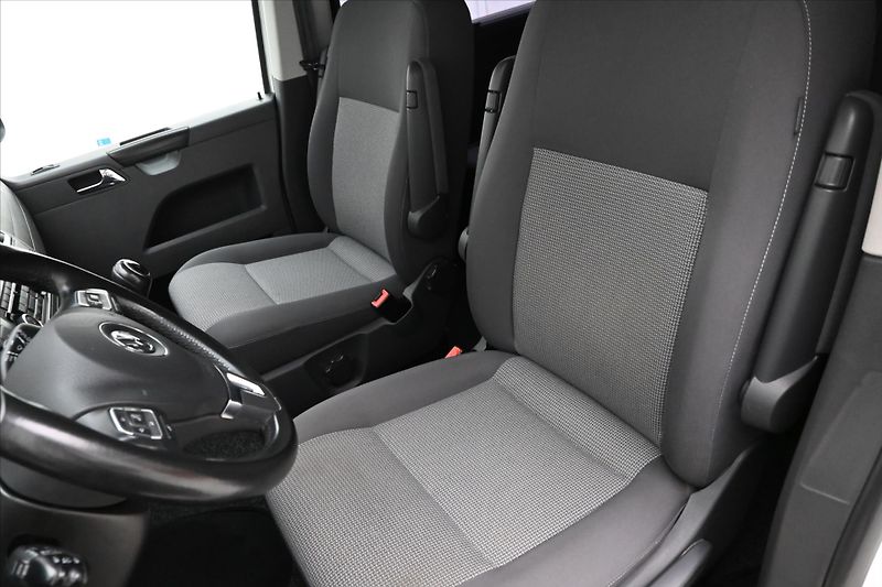 Volkswagen Caravelle 2,0 TDI 132kW Manuál Tažné Zár - fotka 27 z 31