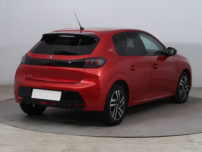 Peugeot 208 (2020) Allure 1.2 PureTech - fotka 5 z 12