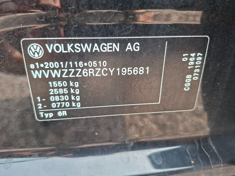 Volkswagen Polo (2012) 1.4i 63kW STYLE -VÝBAVA! - fotka 31 z 37