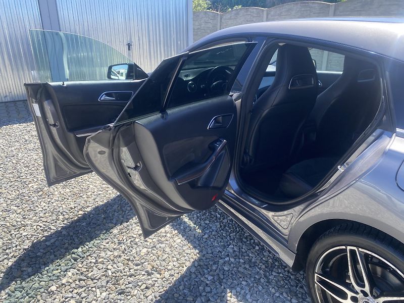 Mercedes-Benz CLA 220D 170PS AMG SERVIS MB - fotka 103 z 160
