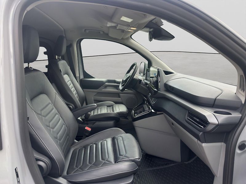 Ford Tourneo Custom (2024) 2,0 EcoBlue 125kW AWD - fotka 14 z 14