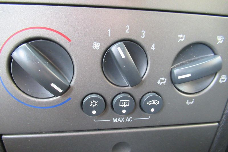 Opel Meriva 1.4i KLIMA - fotka 11 z 19